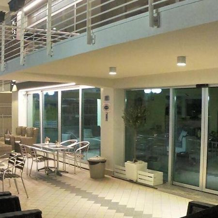 Hotel Half Moon Airport Restaurant ริมินี ภายนอก รูปภาพ